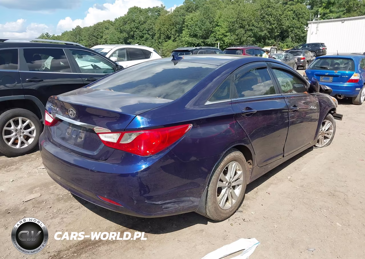2012 Hyundai Sonata Gls VIN:5NPEB4AC4CH350061 - 4