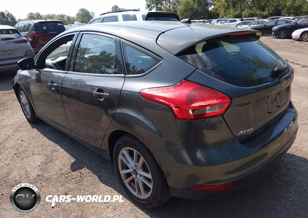 2018 Ford Focus Se VIN:1FADP3K20JL272535 - 3