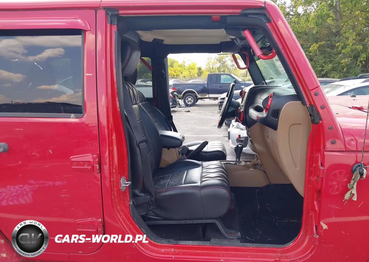 2011 Jeep Wrangler Unlimited Sahara VIN:1J4BA5H13BL577083 - 5
