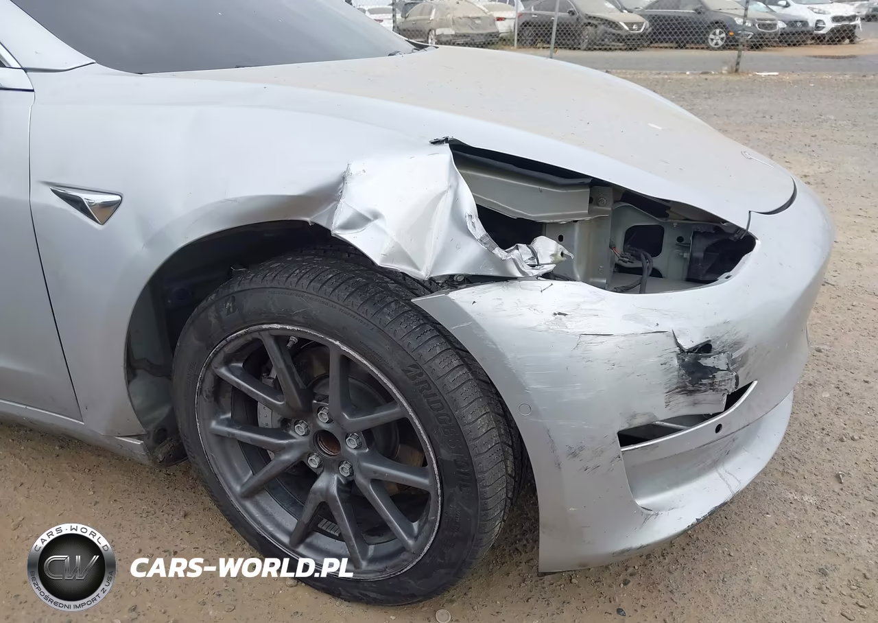 2018 Tesla Model 3 Long Range-Mid Range VIN:5YJ3E1EA5JF060705 - 6