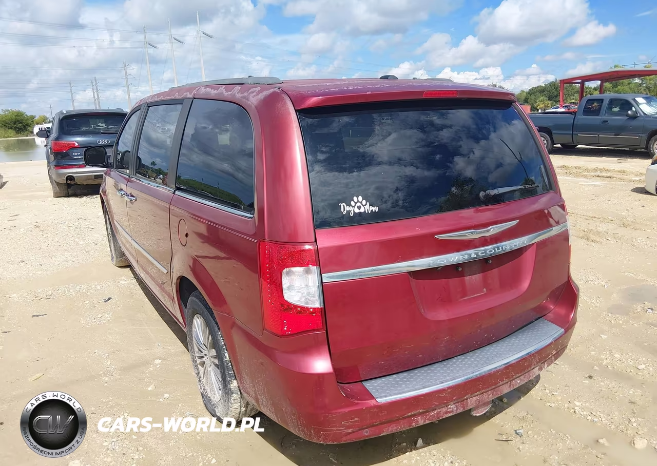 2013 Chrysler Town & Country Touring-L VIN:2C4RC1CG8DR569316 - 3