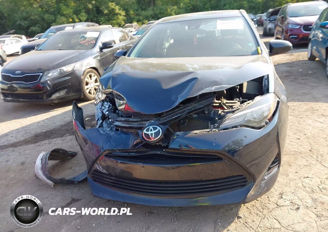 2018 Toyota Corolla Le VIN:2T1BURHE1JC113464 - 12
