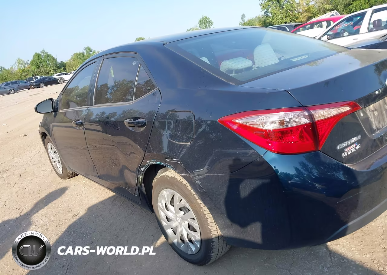 2018 Toyota Corolla Le VIN:2T1BURHE1JC113464 - 14