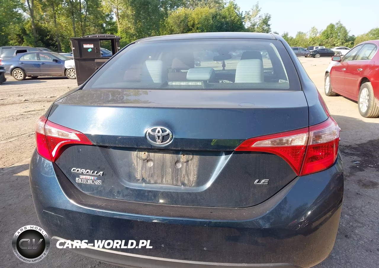 2018 Toyota Corolla Le VIN:2T1BURHE1JC113464 - 16