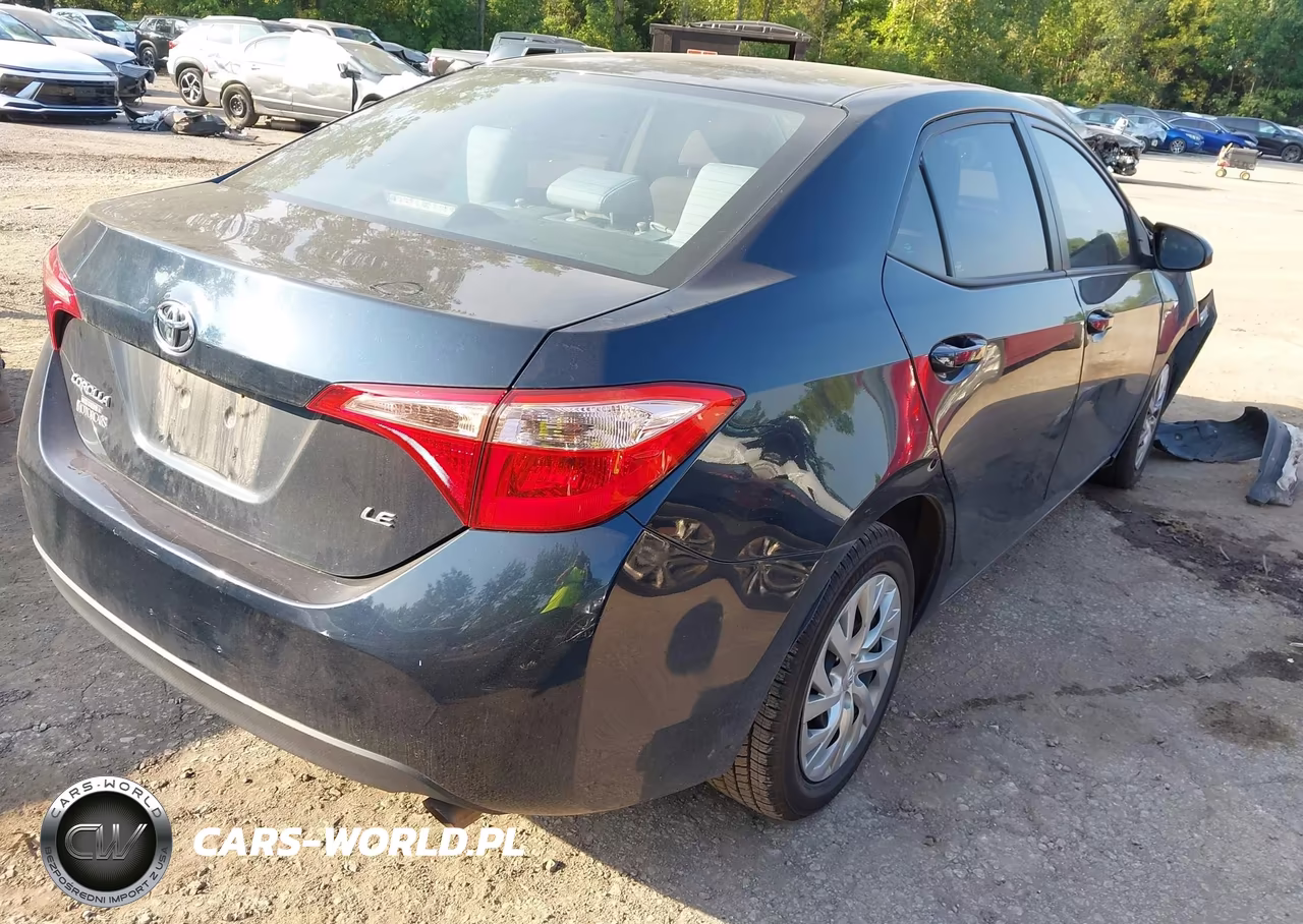 2018 Toyota Corolla Le VIN:2T1BURHE1JC113464 - 4