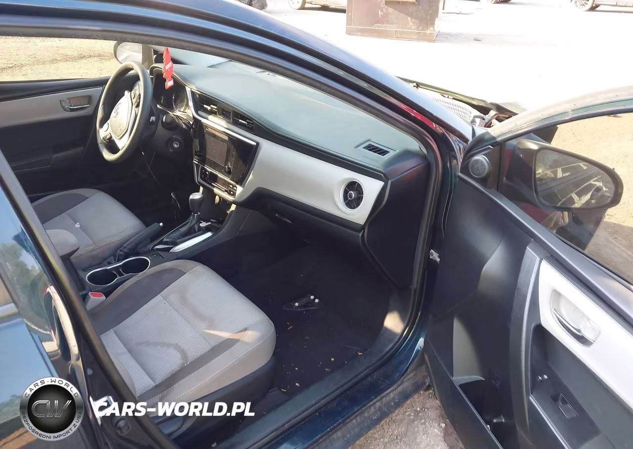 2018 Toyota Corolla Le VIN:2T1BURHE1JC113464 - 5