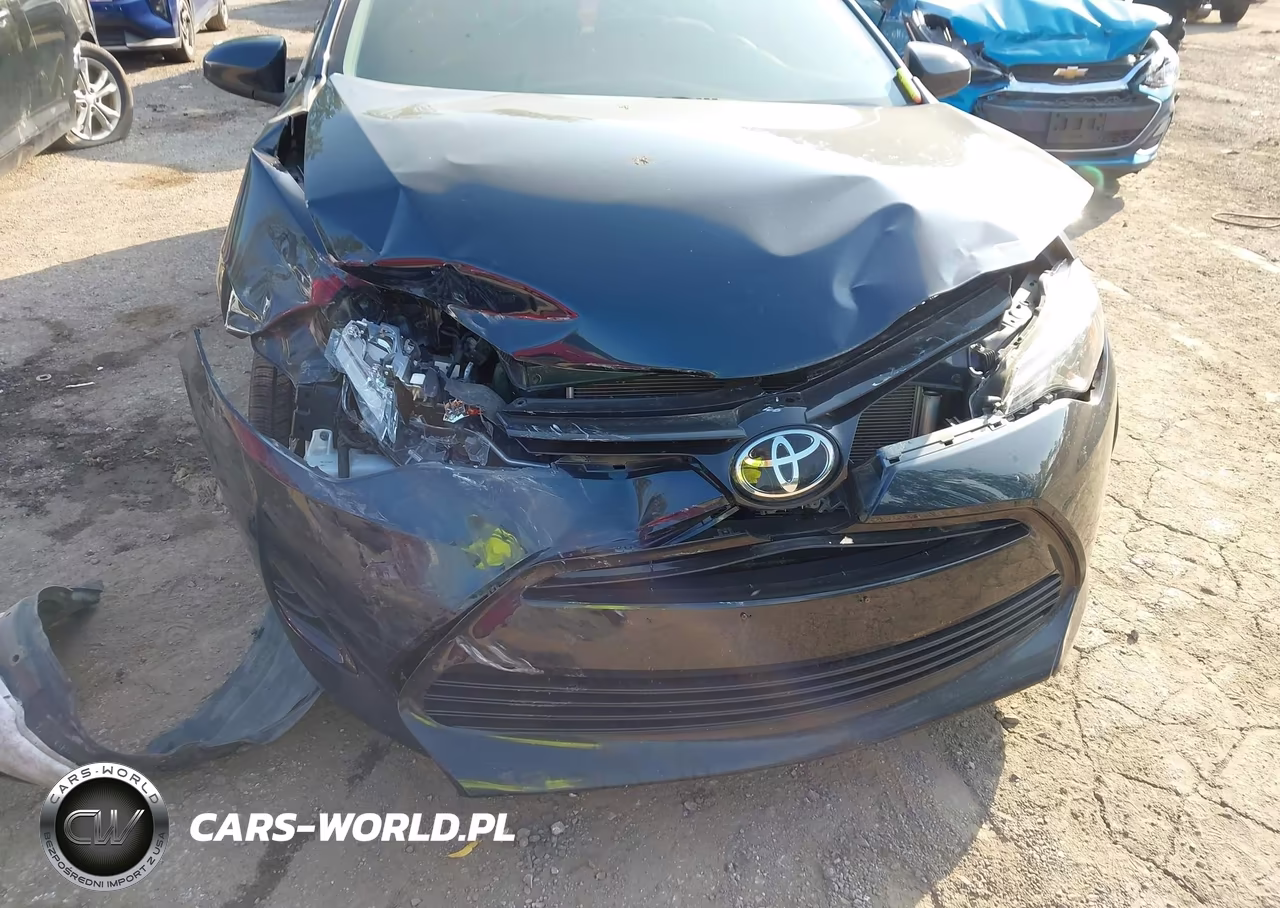 2018 Toyota Corolla Le VIN:2T1BURHE1JC113464 - 6