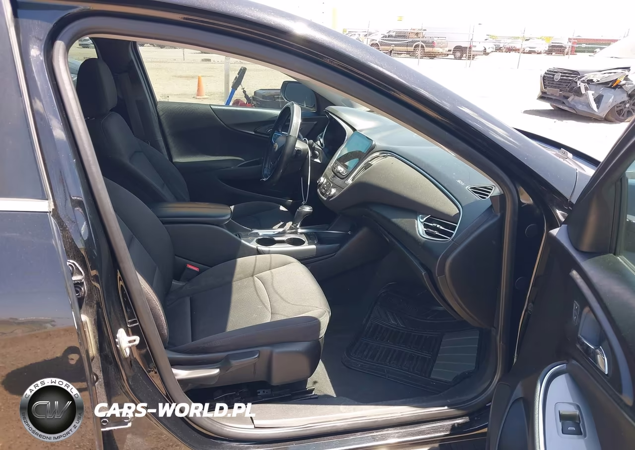 2018 Chevrolet Malibu Lt VIN:1G1ZD5ST1JF206323 - 5