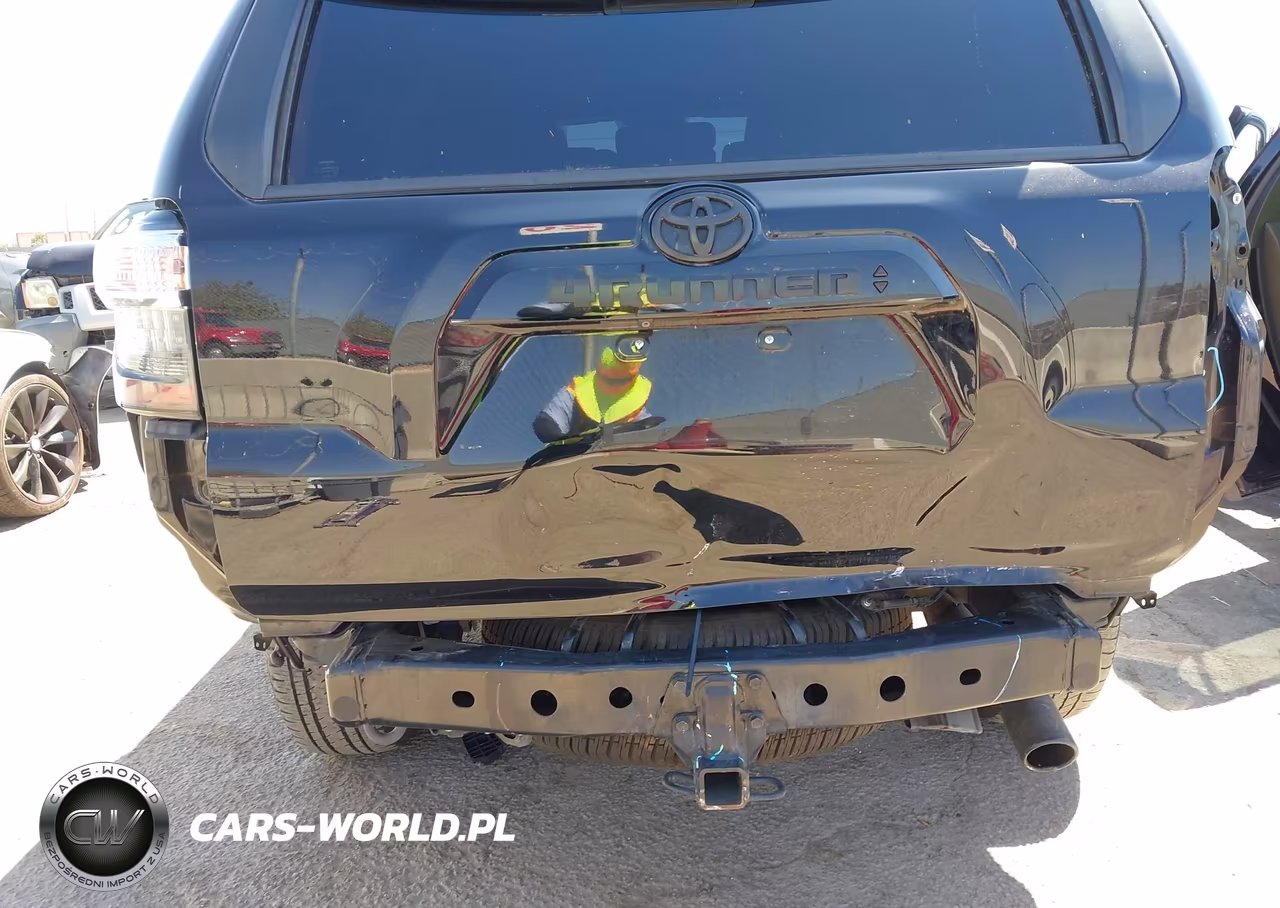 2020 Toyota 4Runner Nightshade Special Edition VIN:JTEBU5JR9L5814691 - 18