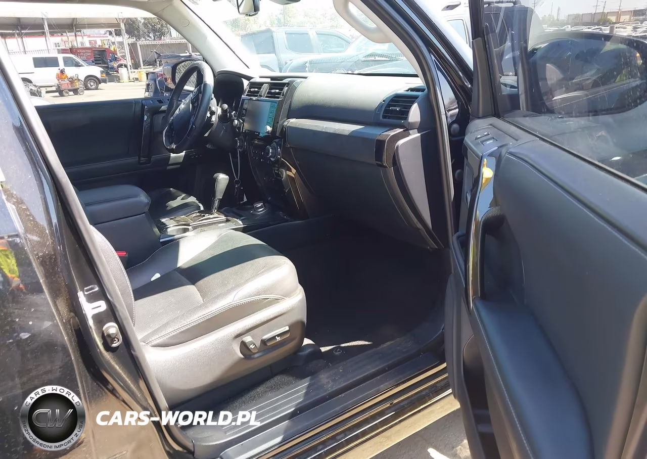 2020 Toyota 4Runner Nightshade Special Edition VIN:JTEBU5JR9L5814691 - 5