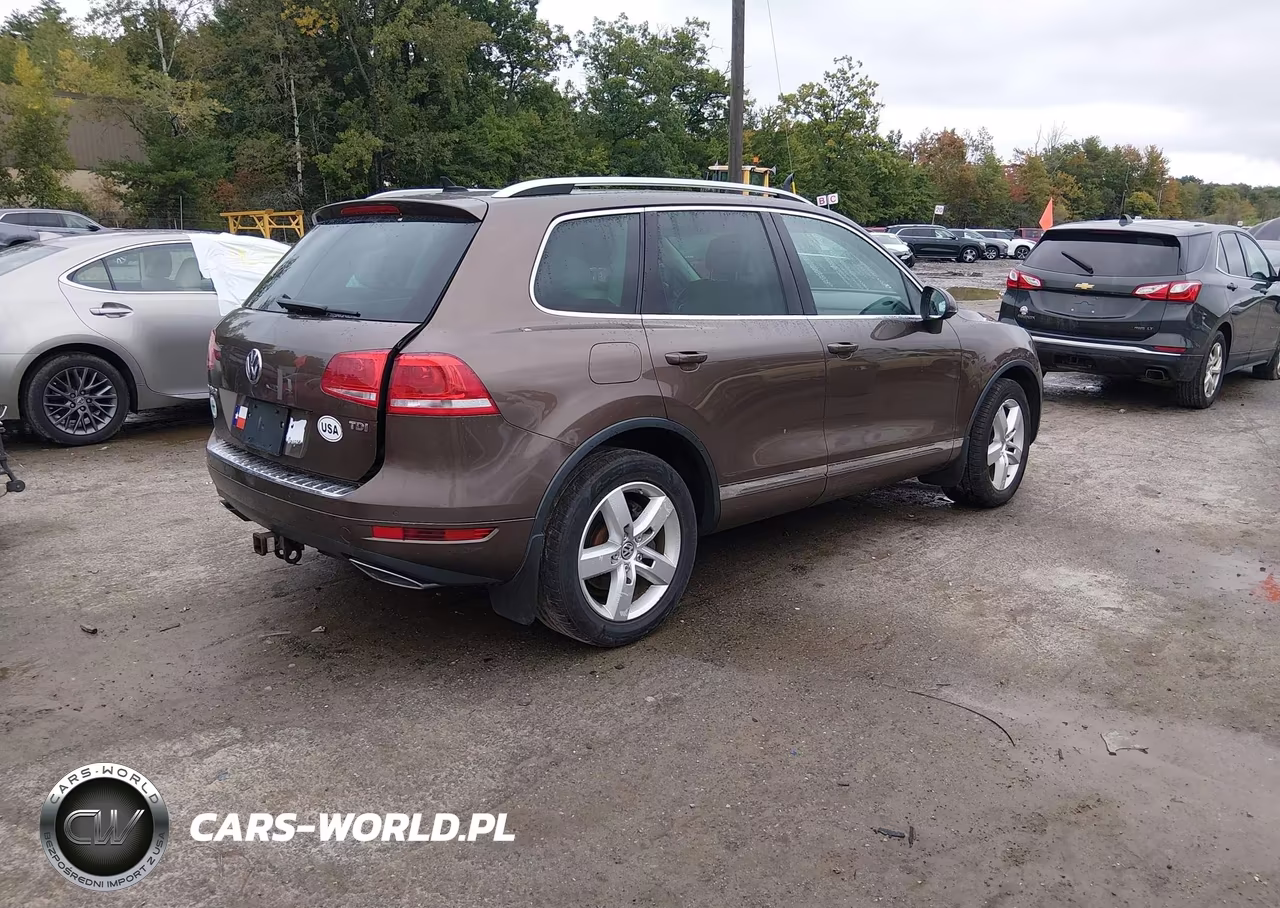 2011 Volkswagen Touareg Tdi Lux VIN:WVGFK9BP2BD007297 - 4