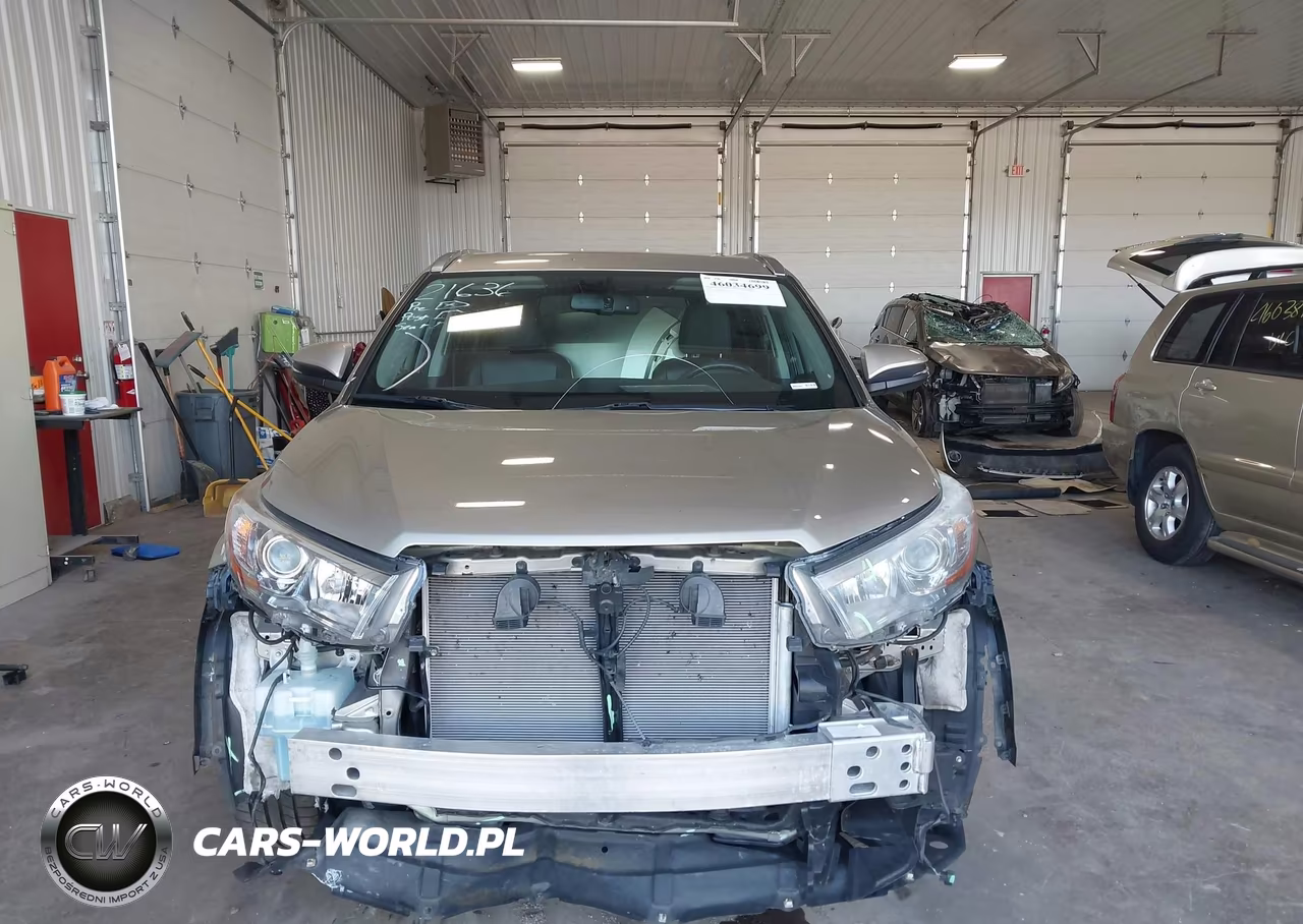 2015 Toyota Highlander Xle V6 VIN:5TDJKRFH6FS204050 - 13