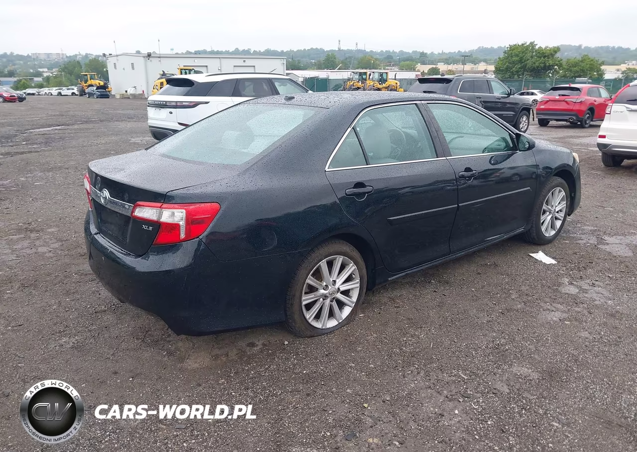 2014 Toyota Camry Xle VIN:4T4BF1FK1ER400205 - 4