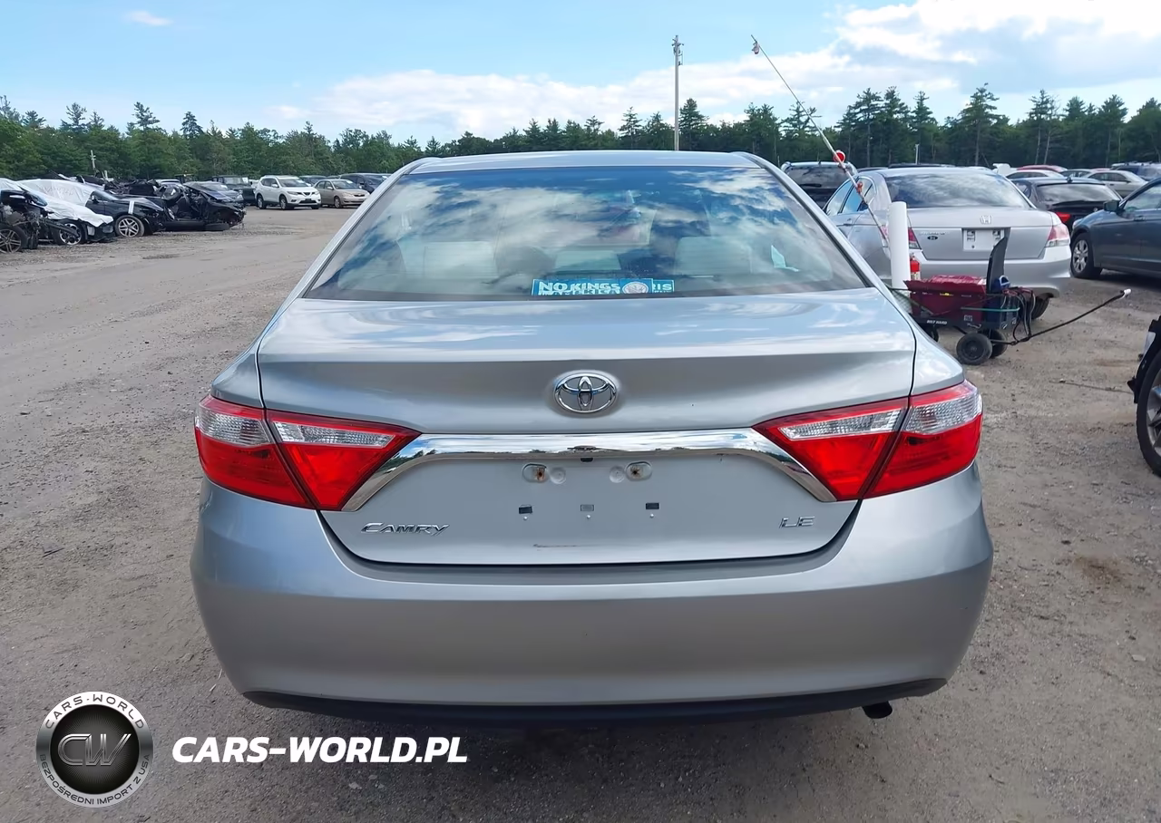 2017 Toyota Camry Le VIN:4T1BF1FK2HU297584 - 16