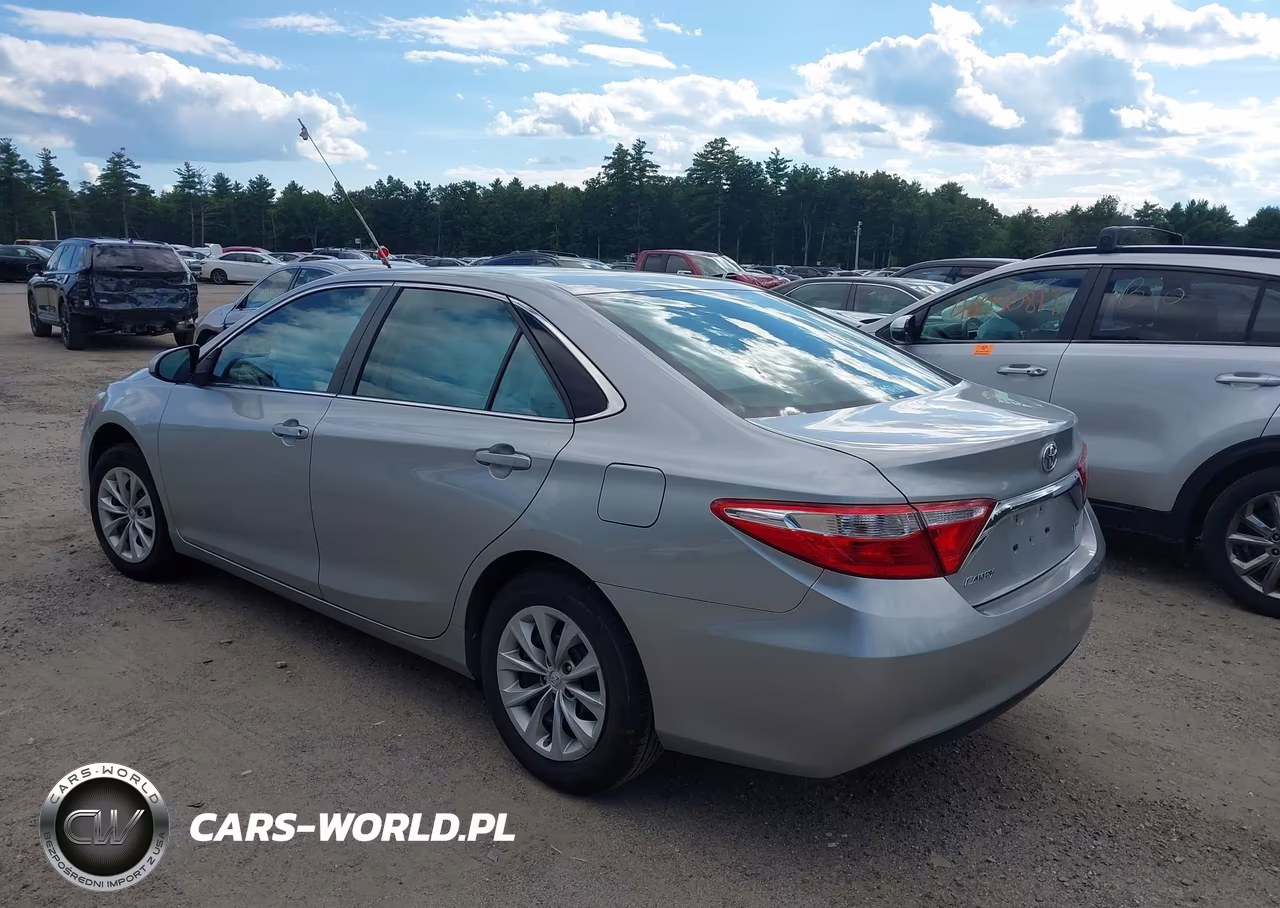 2017 Toyota Camry Le VIN:4T1BF1FK2HU297584 - 3