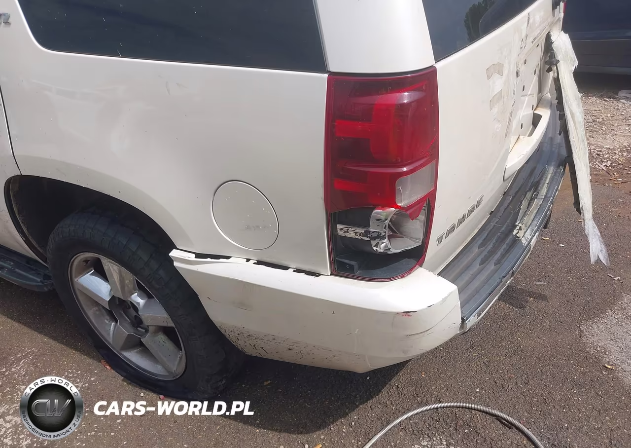 2013 Chevrolet Tahoe Ltz VIN:1GNSCCE08DR229433 - 17