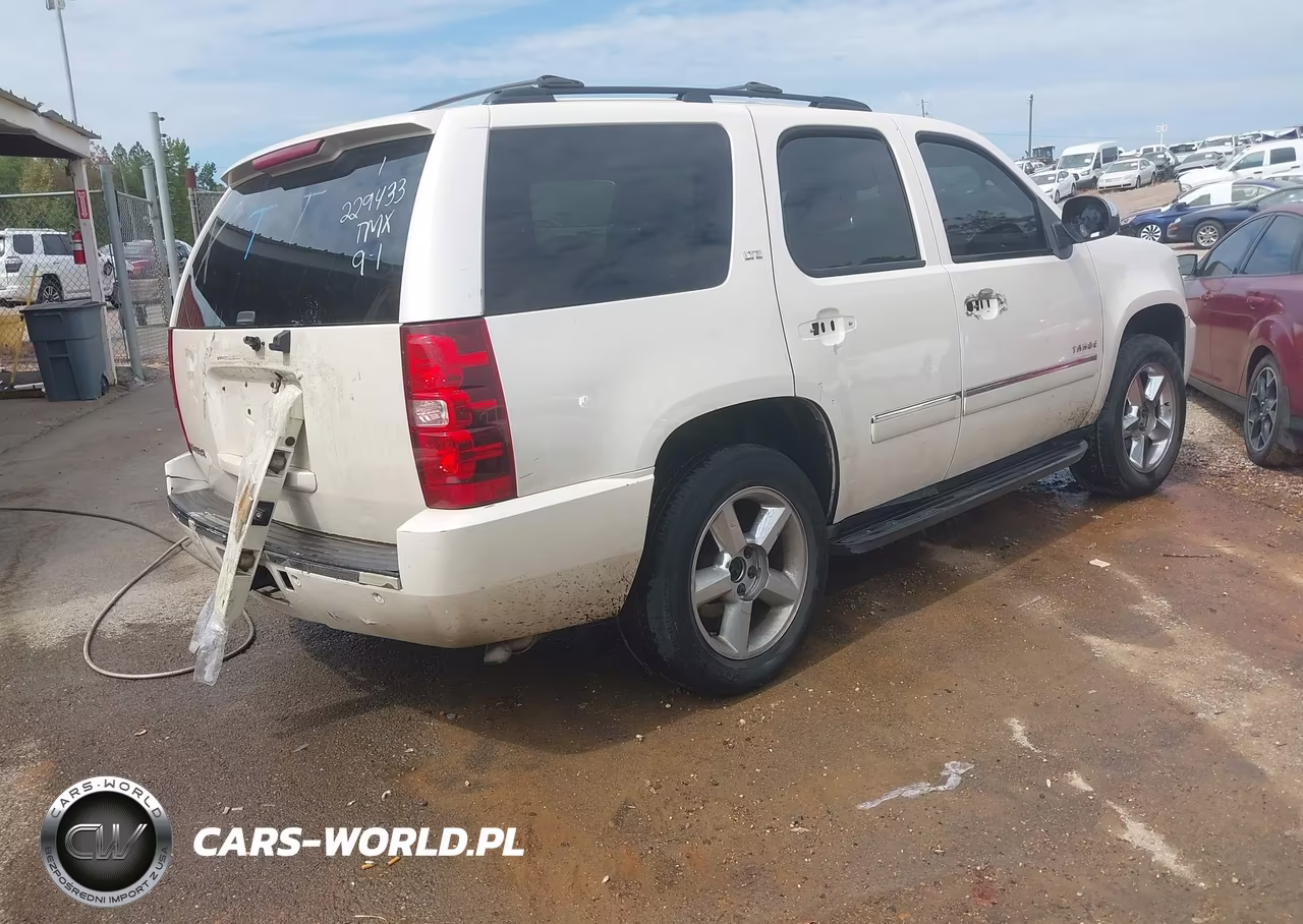 2013 Chevrolet Tahoe Ltz VIN:1GNSCCE08DR229433 - 4