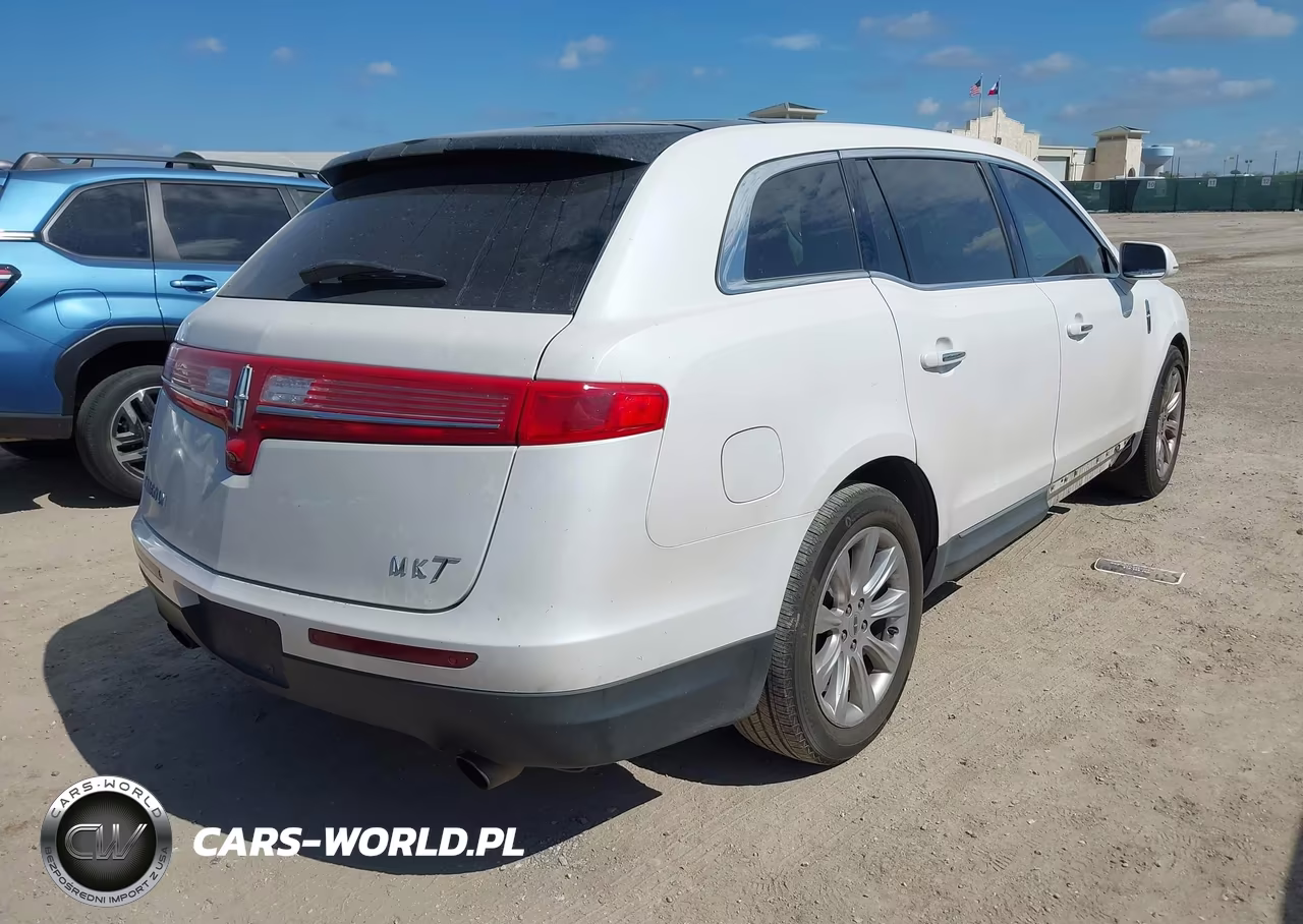 2018 Lincoln Mkt Reserve VIN:2LMHJ5AT2JBL00452 - 4