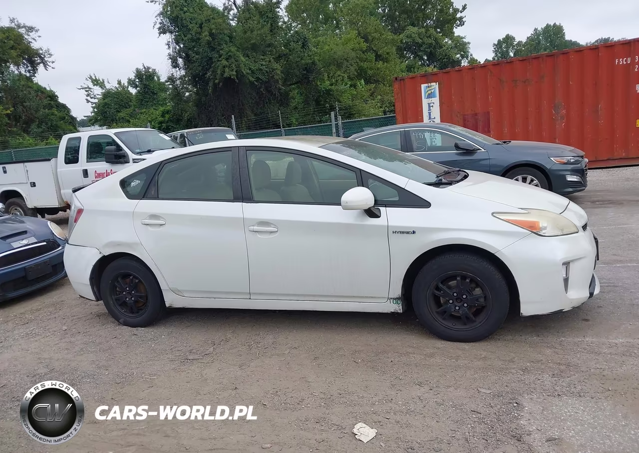 2014 Toyota Prius Two VIN:JTDKN3DU7E1747900 - 13