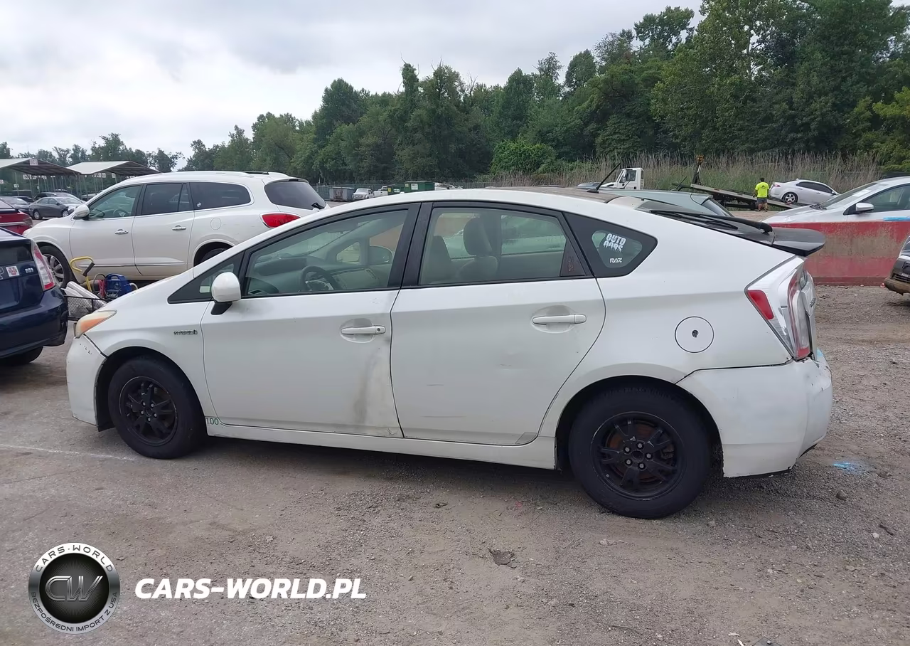 2014 Toyota Prius Two VIN:JTDKN3DU7E1747900 - 14