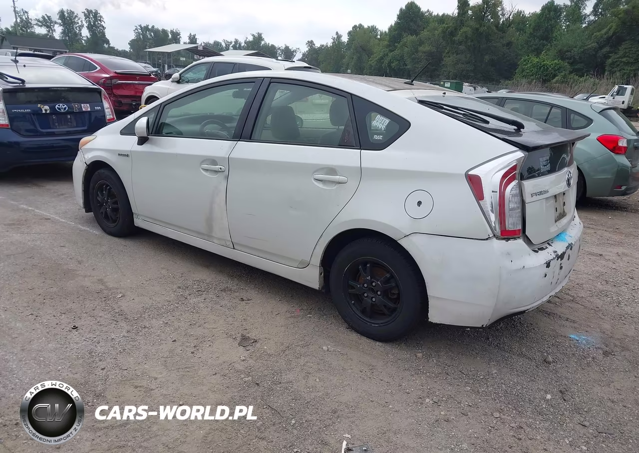 2014 Toyota Prius Two VIN:JTDKN3DU7E1747900 - 3