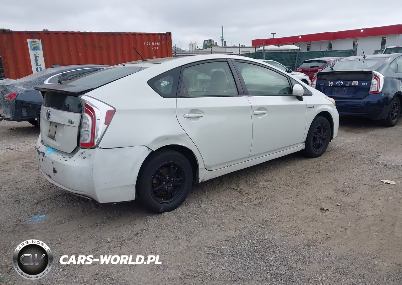 2014 Toyota Prius Two VIN:JTDKN3DU7E1747900 - 4