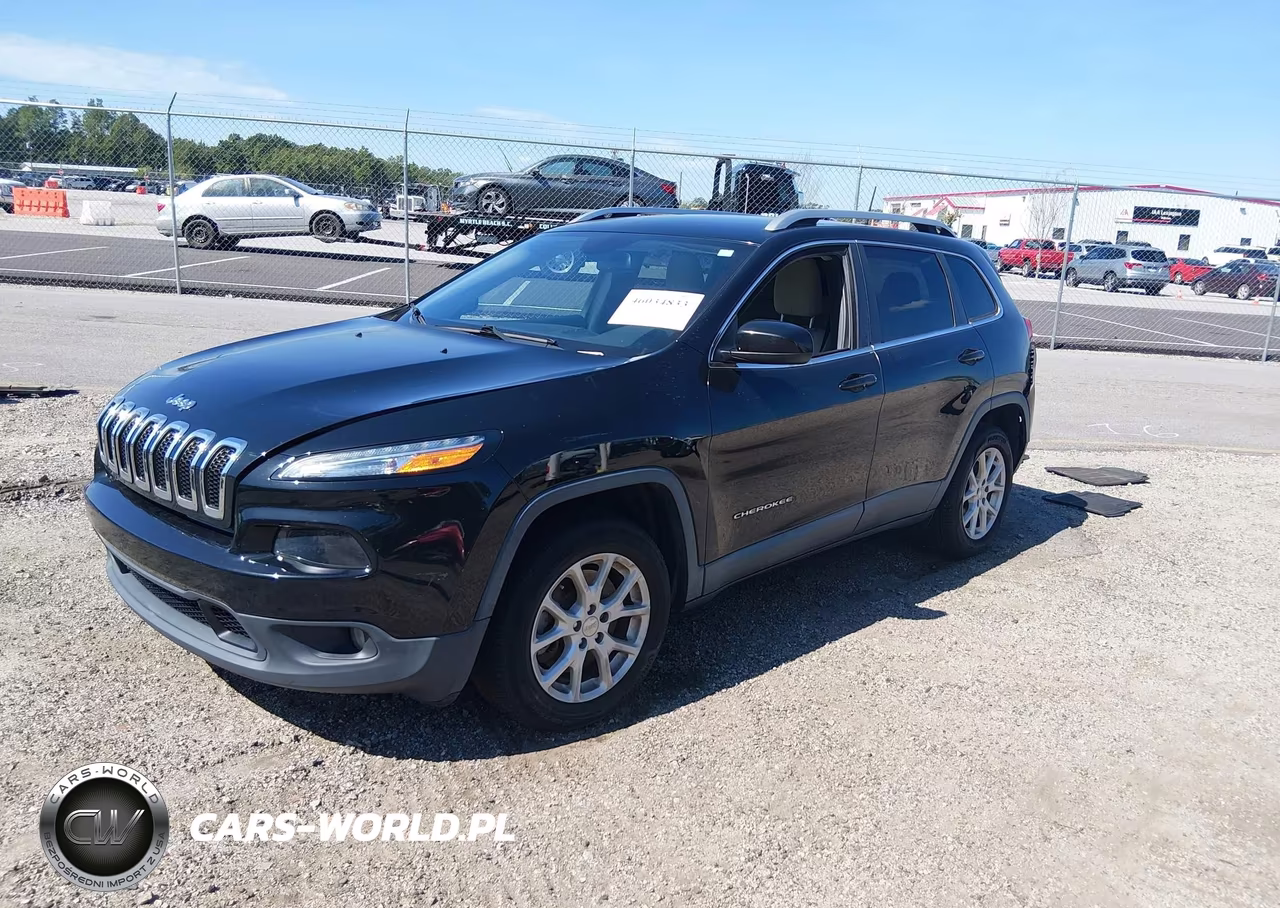 2018 Jeep Cherokee Latitude Fwd VIN:1C4PJLCB2JD538283 - 2