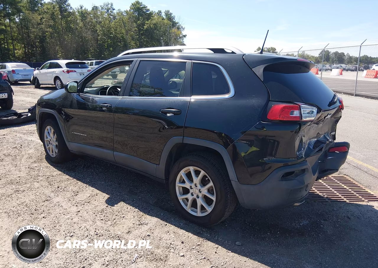 2018 Jeep Cherokee Latitude Fwd VIN:1C4PJLCB2JD538283 - 3
