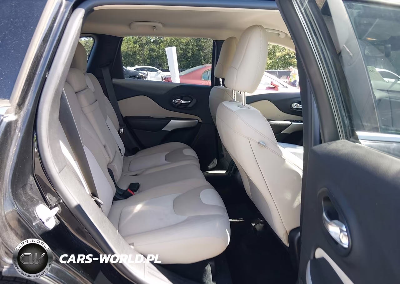 2018 Jeep Cherokee Latitude Fwd VIN:1C4PJLCB2JD538283 - 8
