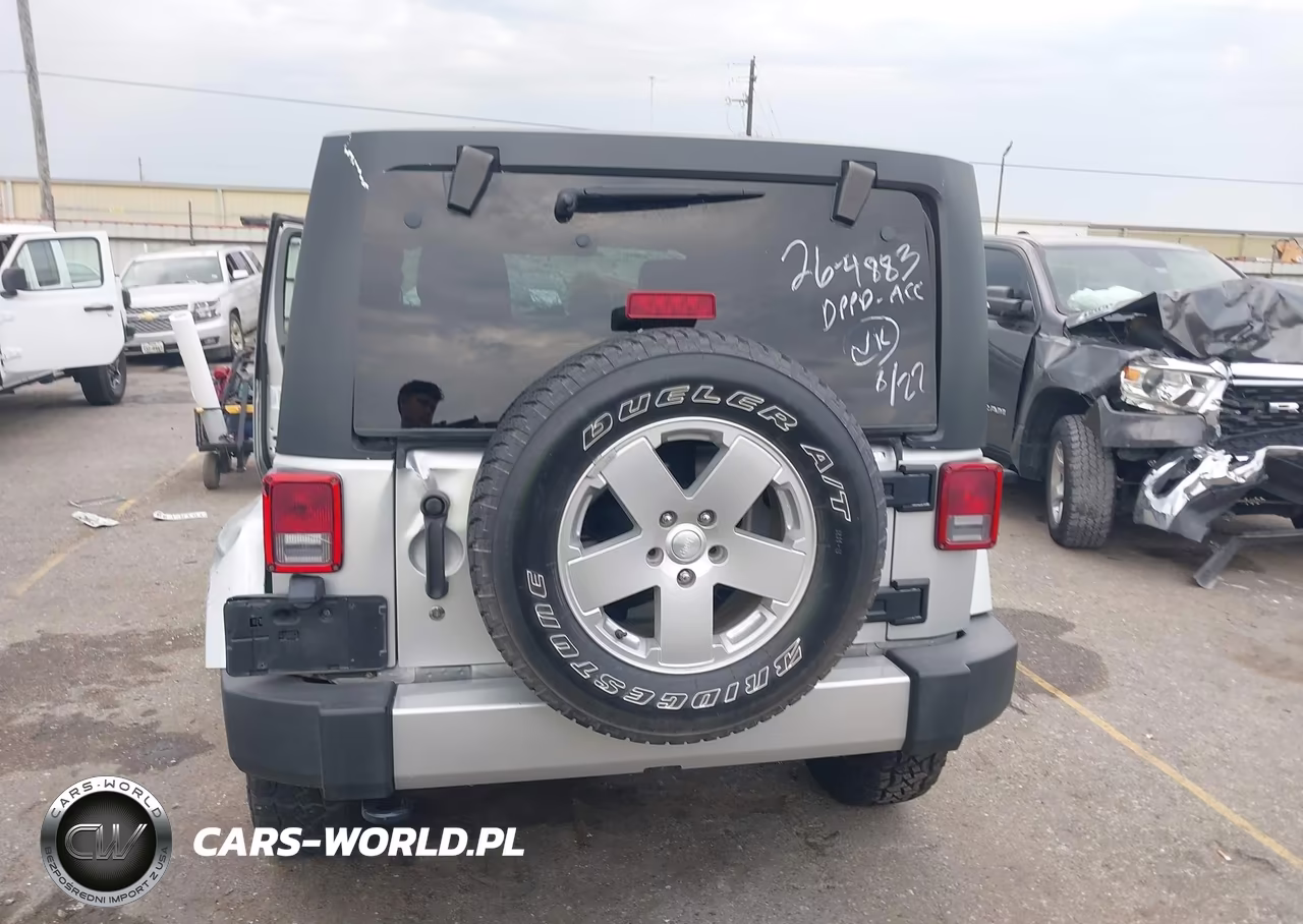 2012 Jeep Wrangler Unlimited Sahara VIN:1C4HJWEG1CL168421 - 16
