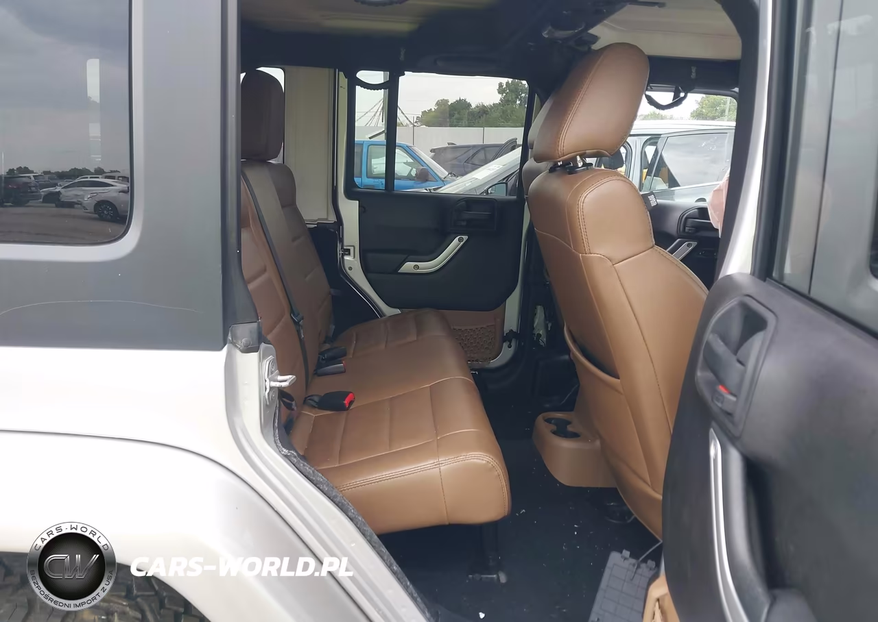 2012 Jeep Wrangler Unlimited Sahara VIN:1C4HJWEG1CL168421 - 8