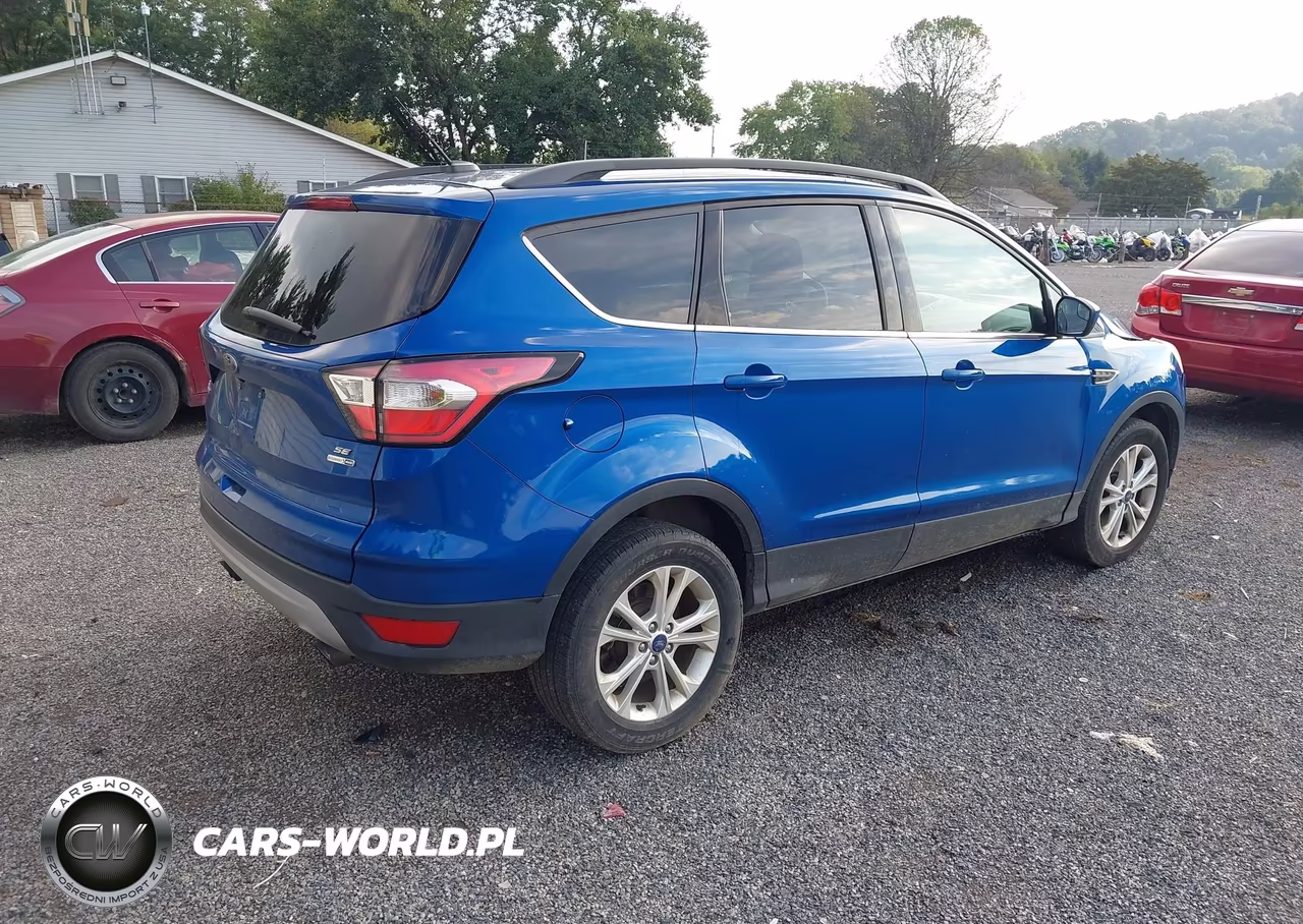 2018 Ford Escape Se VIN:1FMCU9GD2JUA29388 - 4