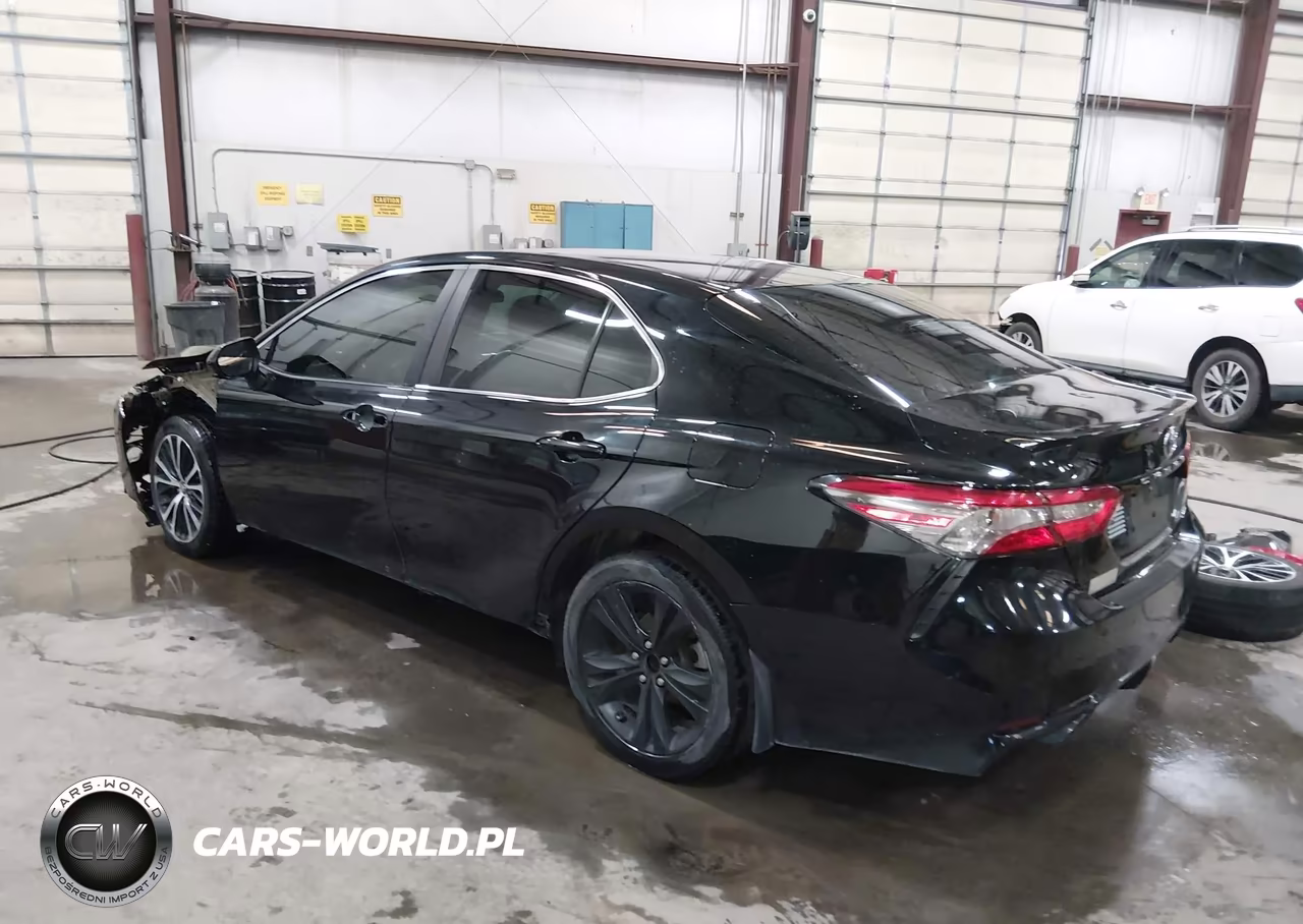 2018 Toyota Camry Se VIN:4T1B11HK4JU151091 - 3
