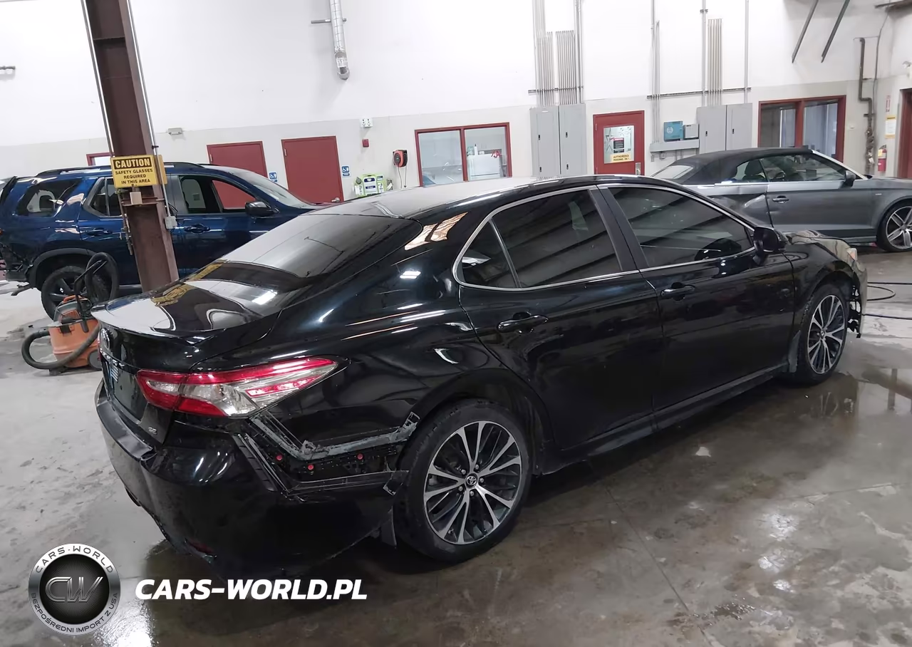 2018 Toyota Camry Se VIN:4T1B11HK4JU151091 - 4