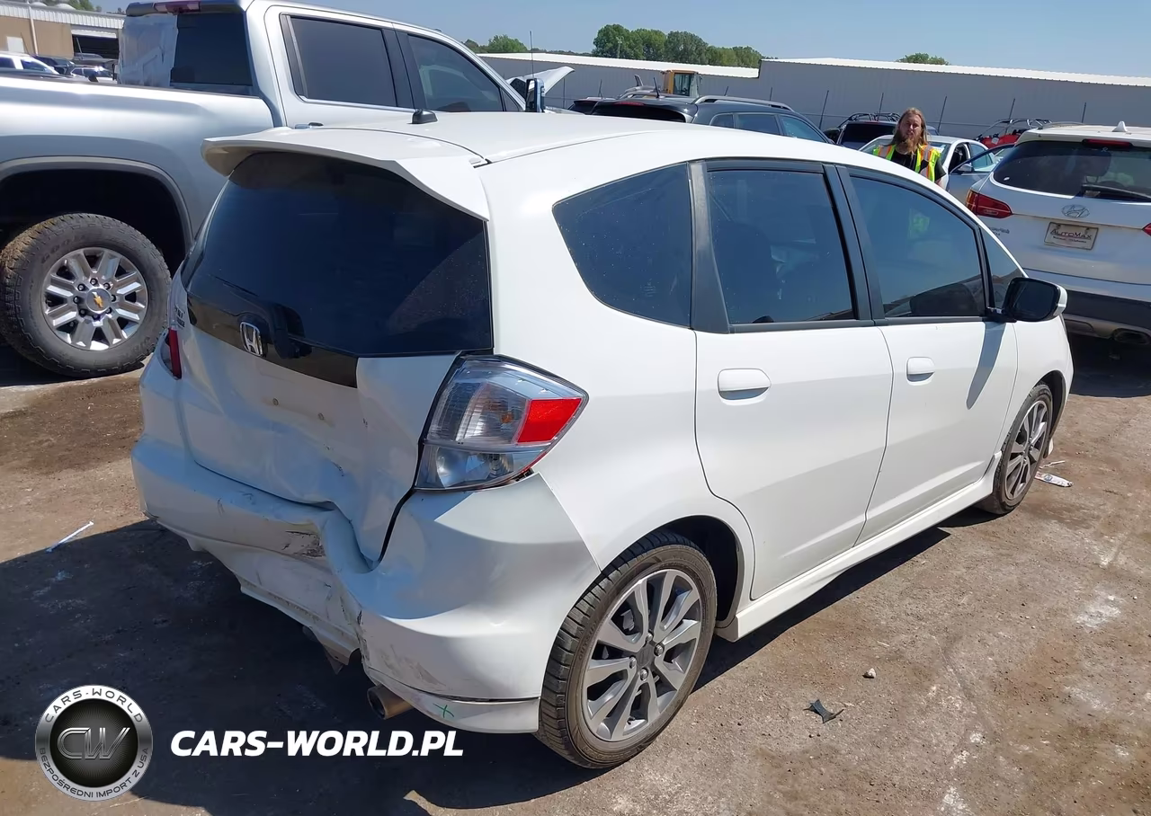 2012 Honda Fit Sport VIN:JHMGE8H59CC041808 - 4