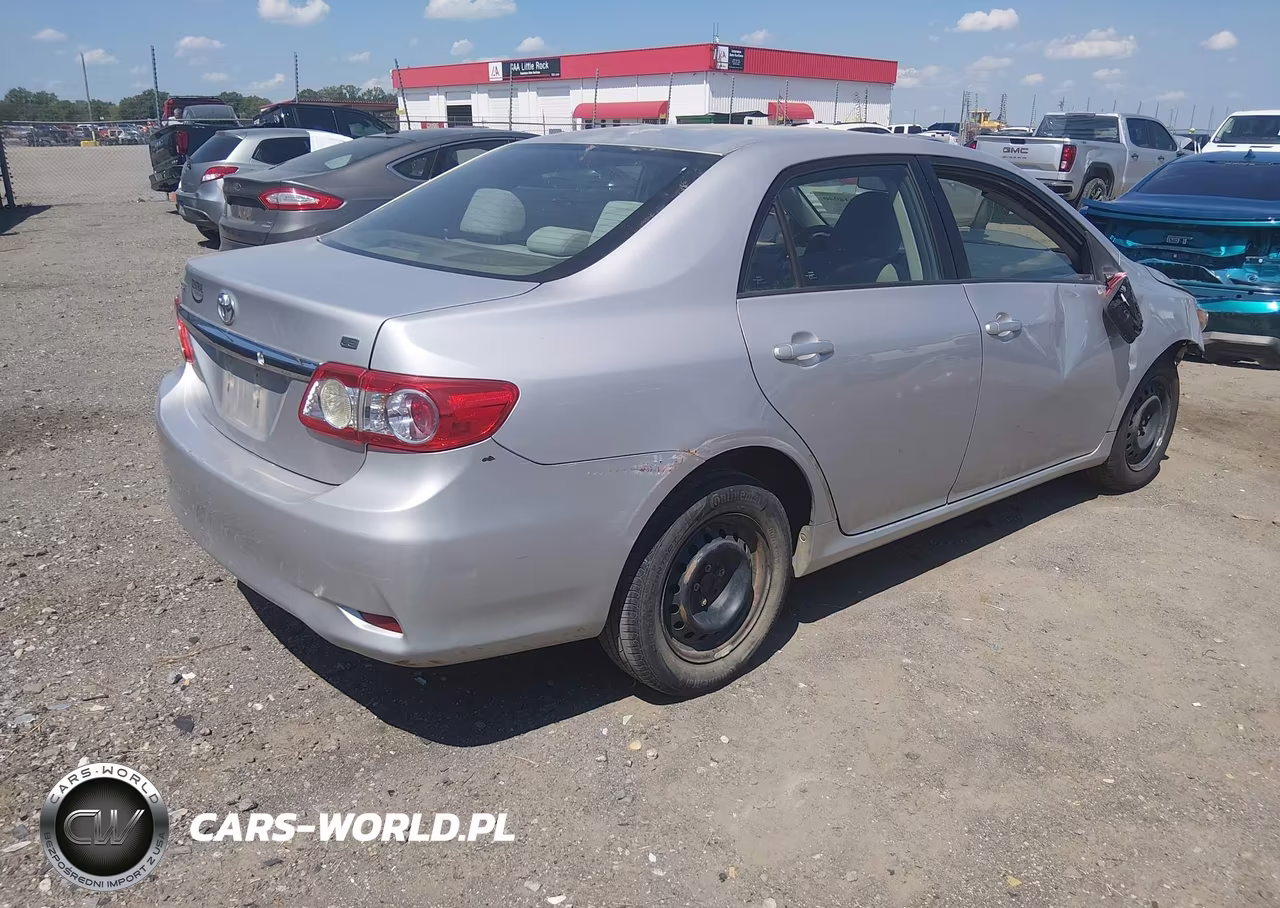 2011 Toyota Corolla Le VIN:2T1BU4EEXBC585218 - 4