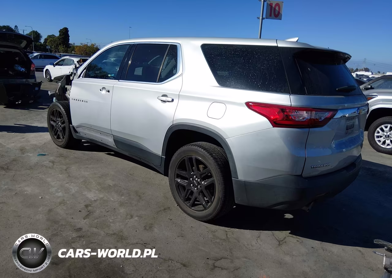 2019 Chevrolet Traverse Ls VIN:1GNERFKW5KJ178930 - 3