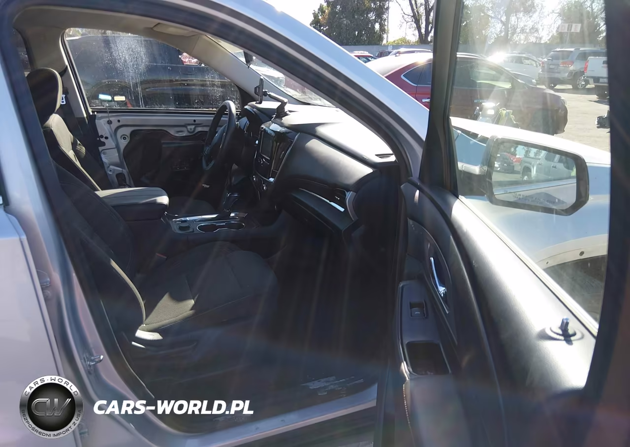 2019 Chevrolet Traverse Ls VIN:1GNERFKW5KJ178930 - 5