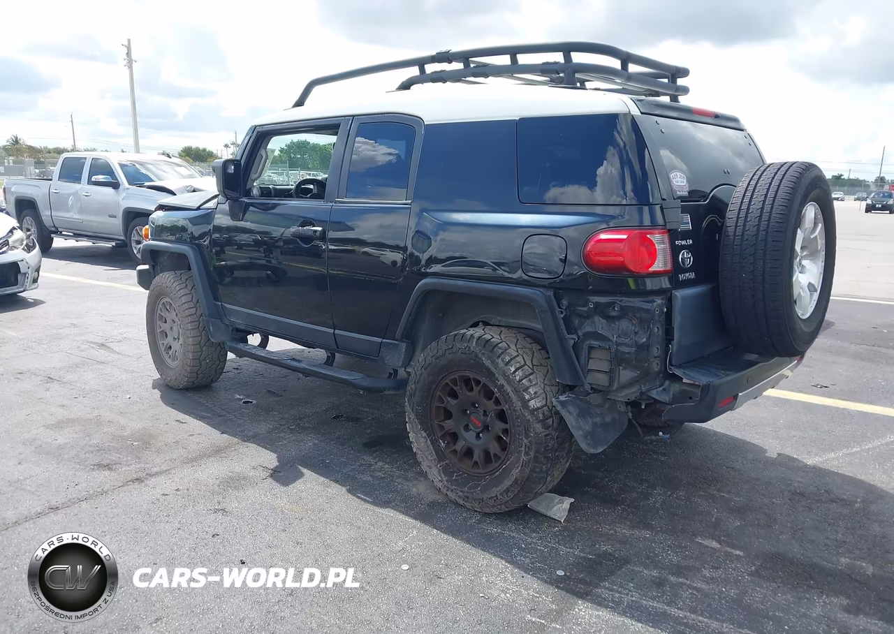 2008 Toyota Fj Cruiser VIN:JTEZU11F18K002811 - 3
