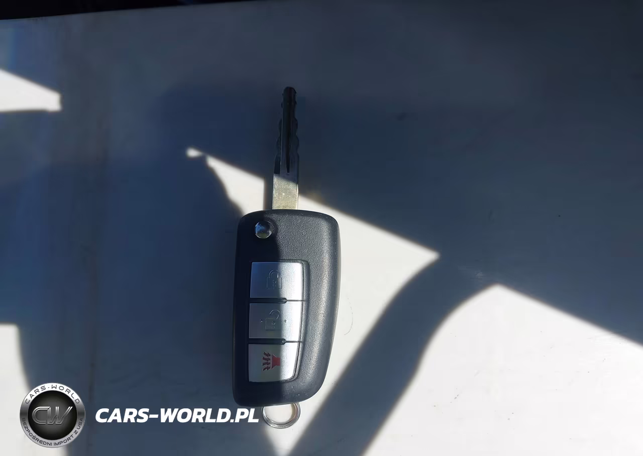2019 Nissan Rogue S VIN:5N1AT2MV7KC781982 - 11