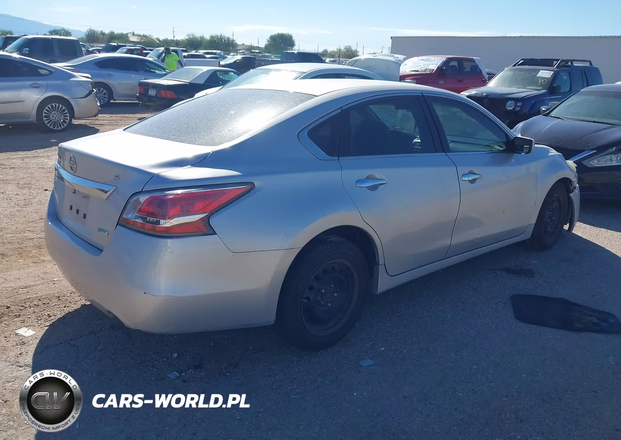 2014 Nissan Altima 2.5 S VIN:1N4AL3AP4EN214692 - 4