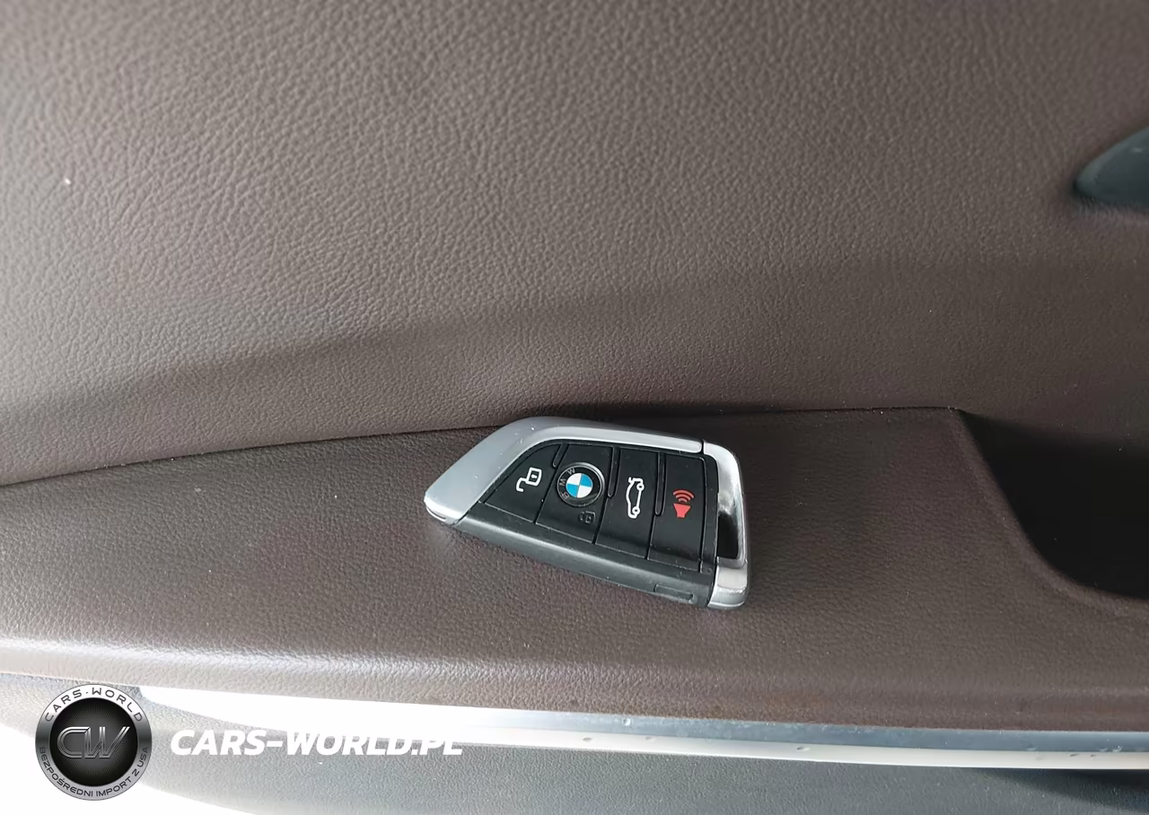 2019 BMW 330I xDrive VIN:WBA5R7C55KAJ81540 - 11