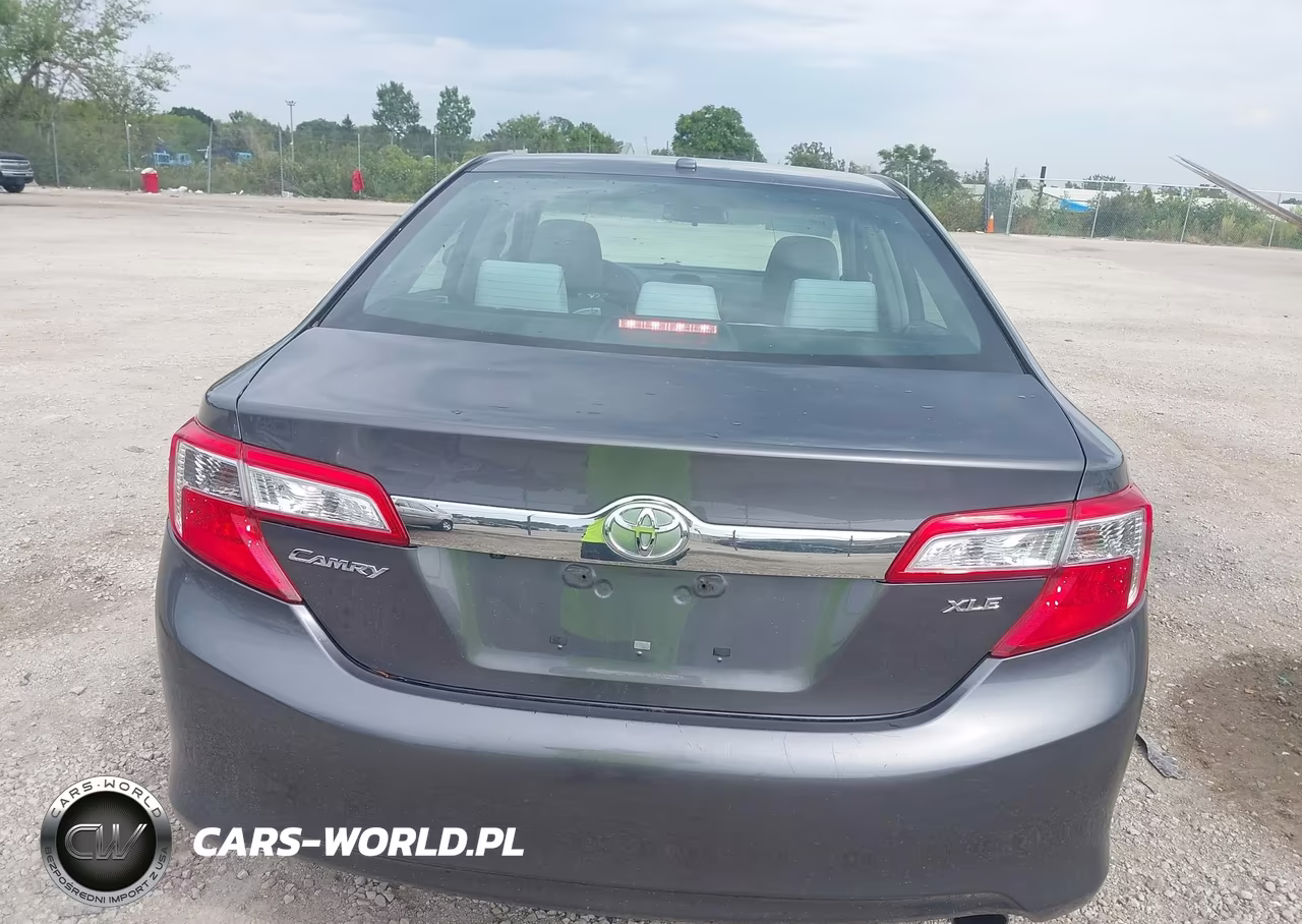 2014 Toyota Camry Xle VIN:4T4BF1FK5ER386132 - 16