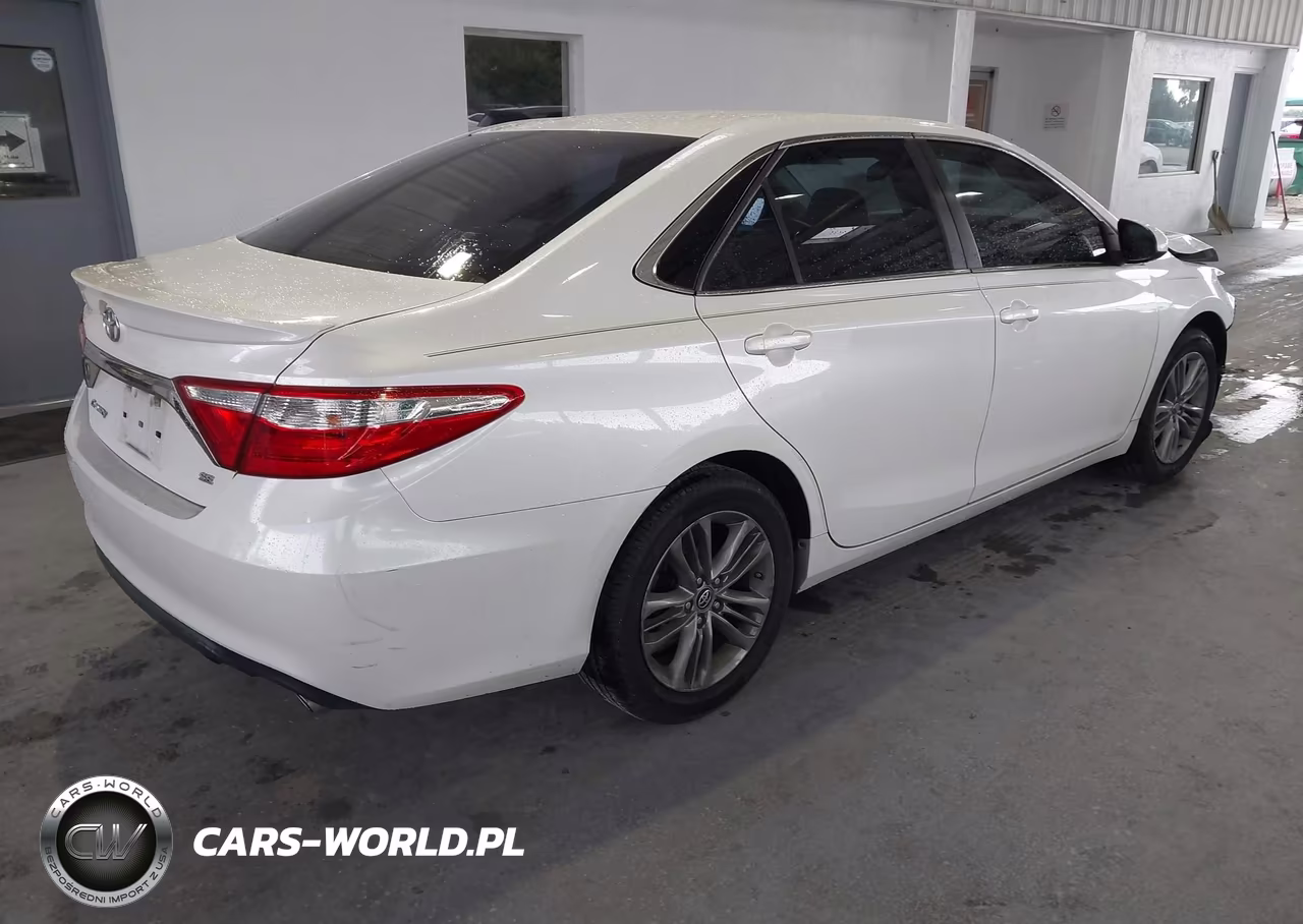 2017 Toyota Camry Se VIN:4T1BF1FK8HU371204 - 4