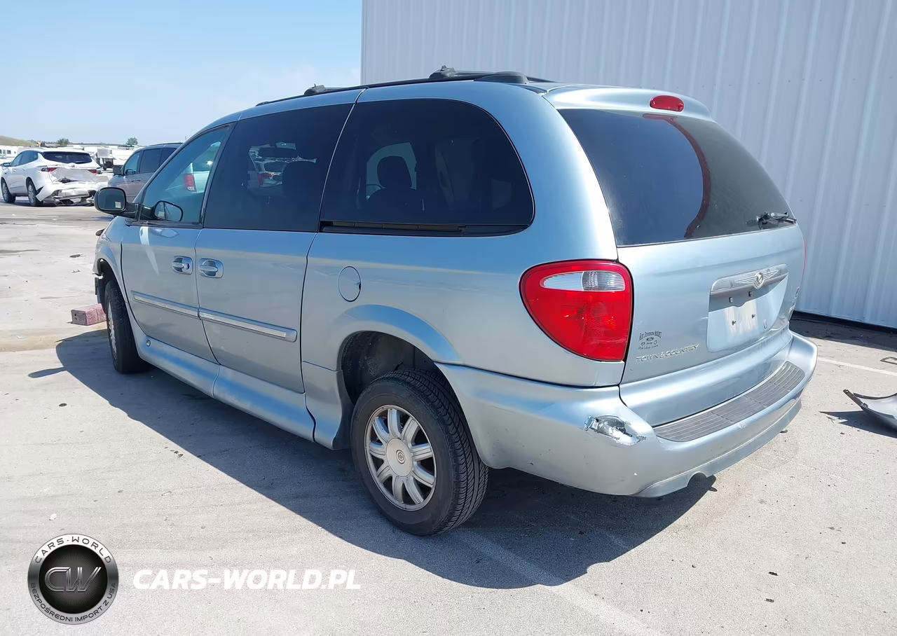 2005 Chrysler Town & Country Touring VIN:2C8GP54L95R275776 - 3