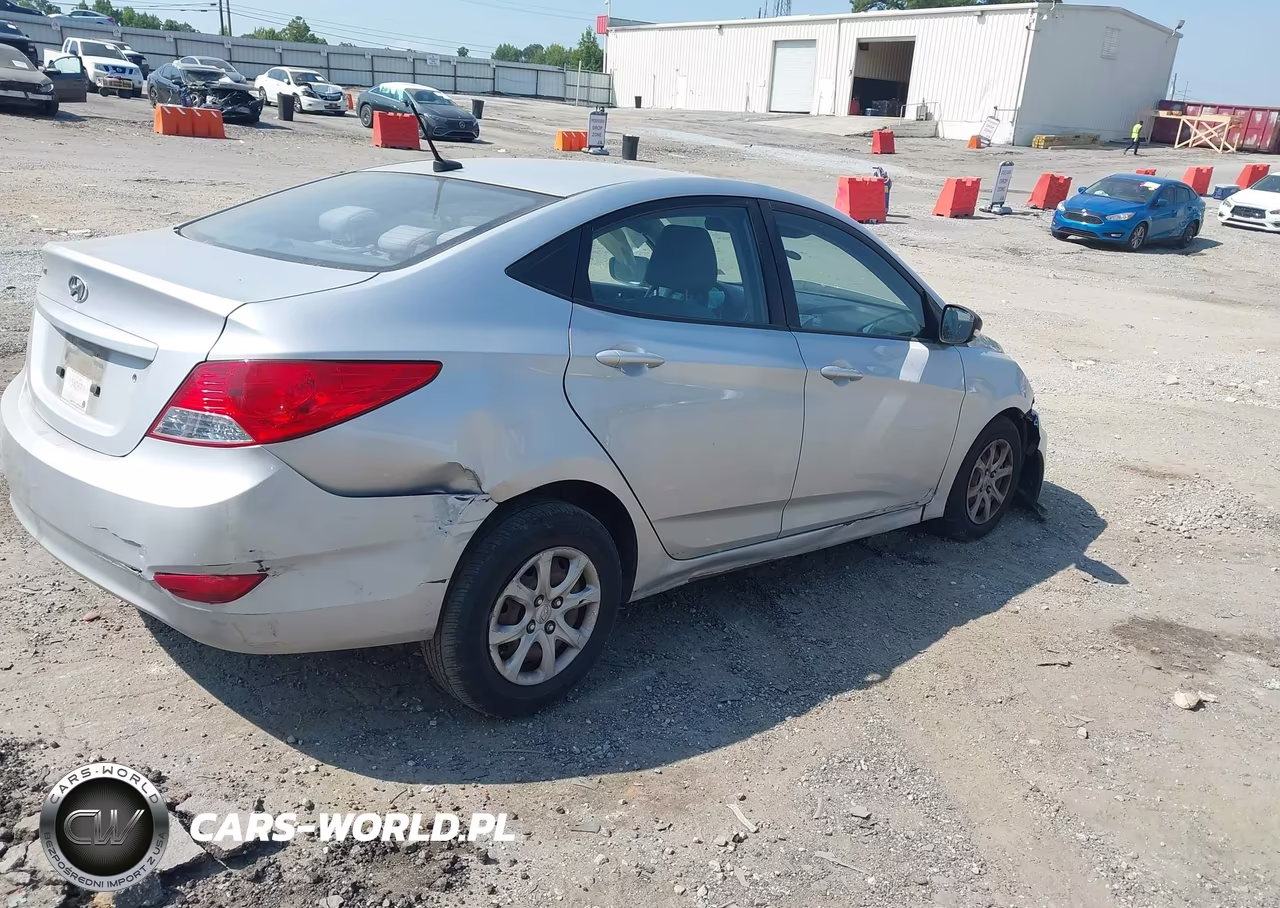 2013 Hyundai Accent Gls VIN:KMHCT4AE0DU290210 - 4