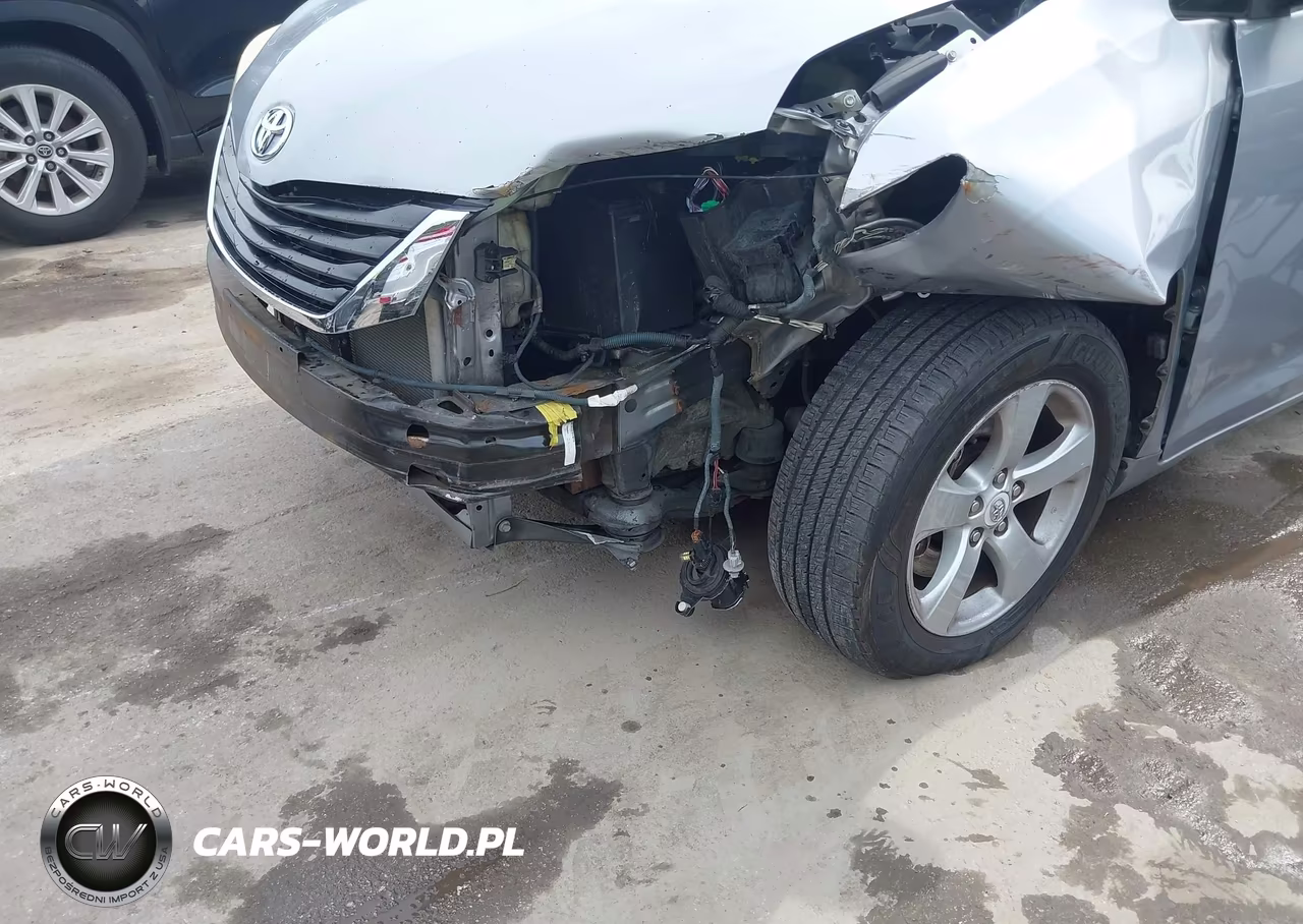 2012 Toyota Sienna Base V6 7 Passenger VIN:5TDZK3DC9CS195475 - 17