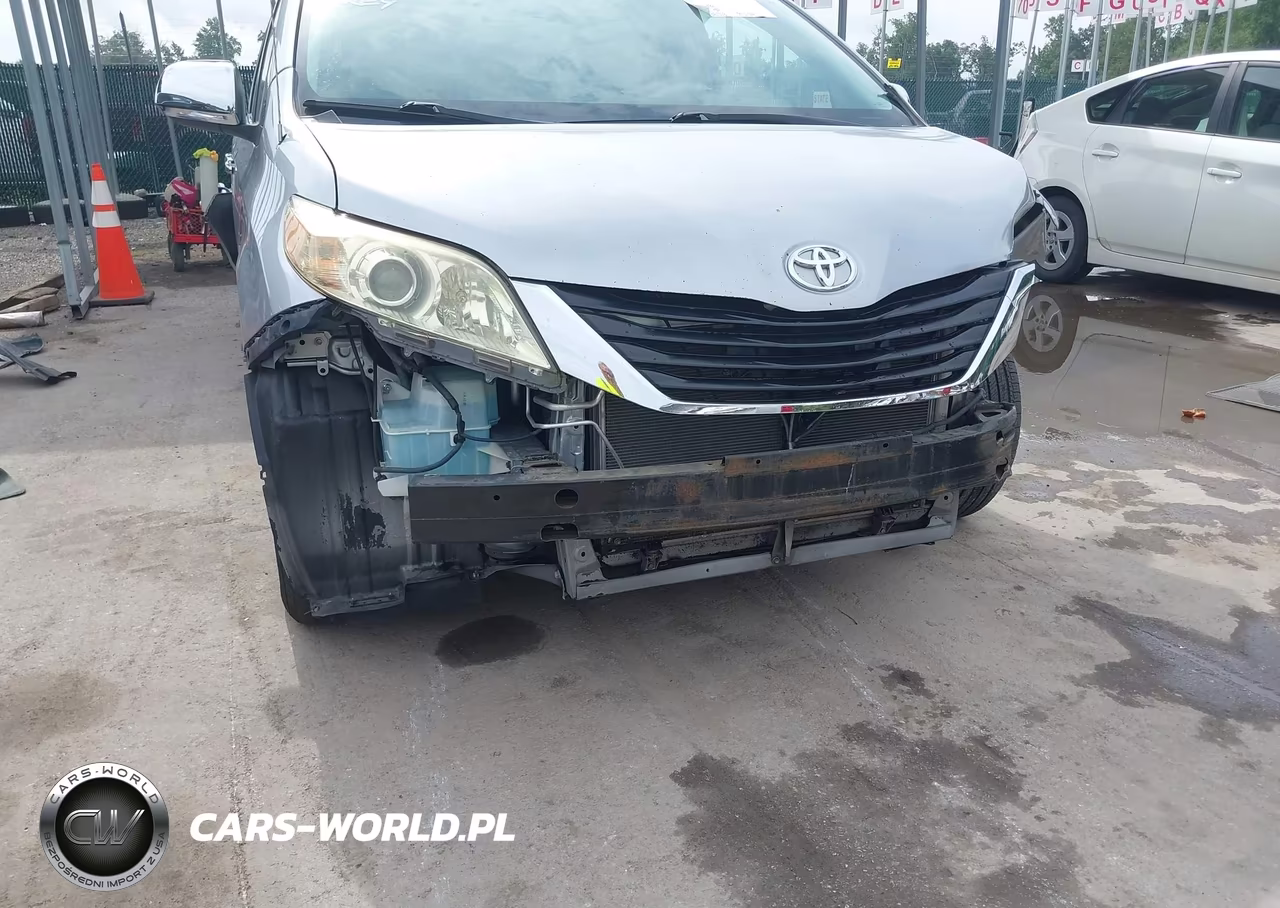 2012 Toyota Sienna Base V6 7 Passenger VIN:5TDZK3DC9CS195475 - 18
