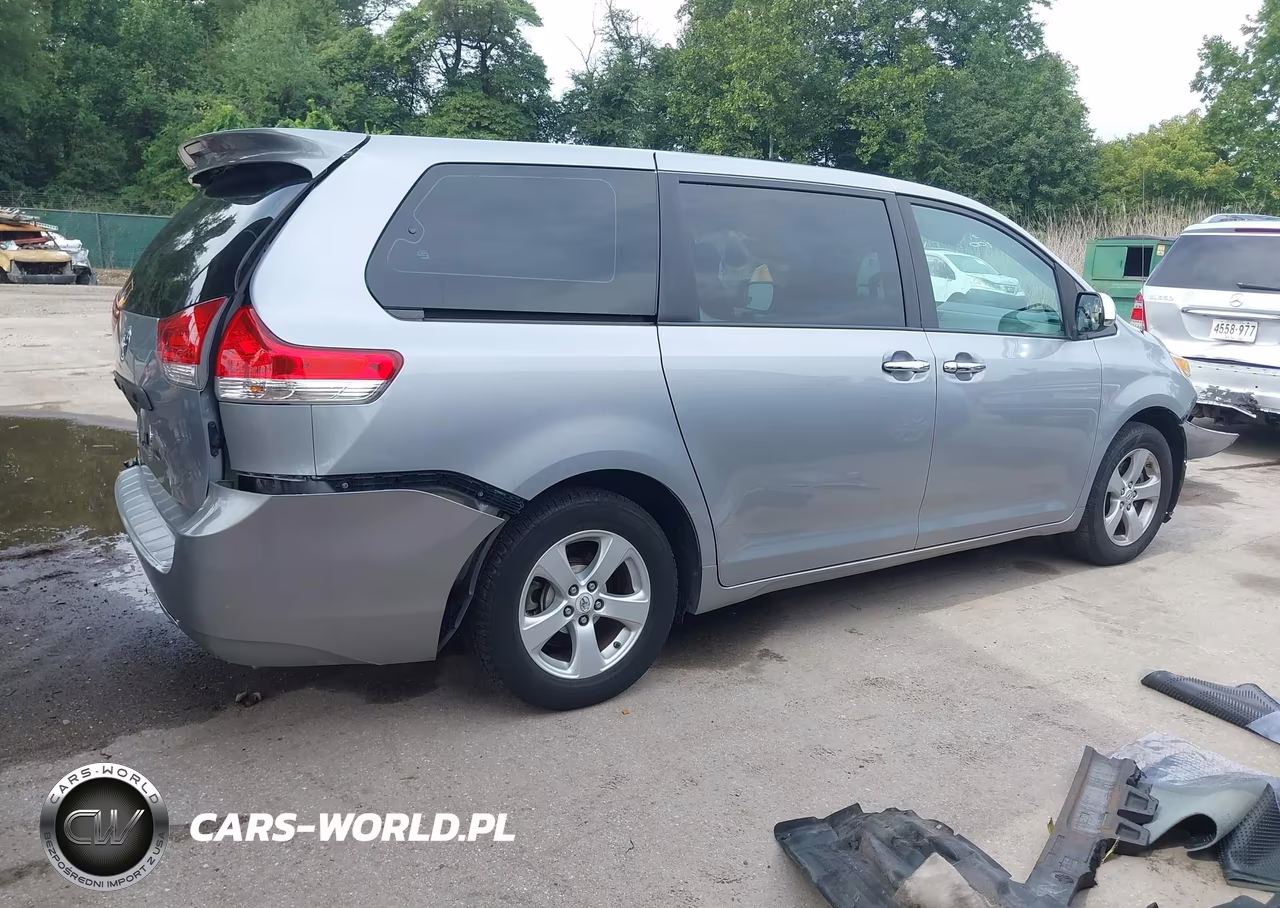 2012 Toyota Sienna Base V6 7 Passenger VIN:5TDZK3DC9CS195475 - 4