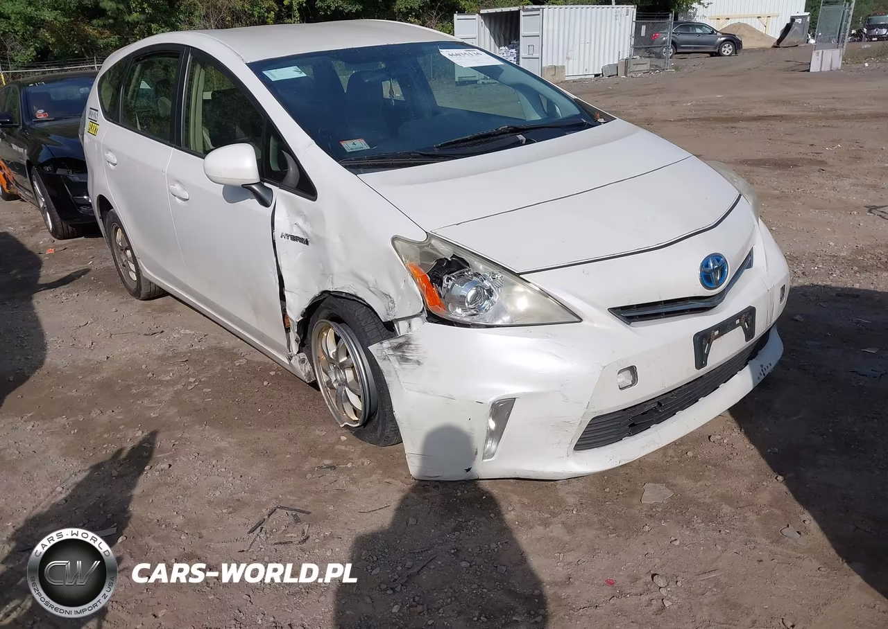 2014 Toyota Prius V Two VIN:JTDZN3EUXE3317196 - 6